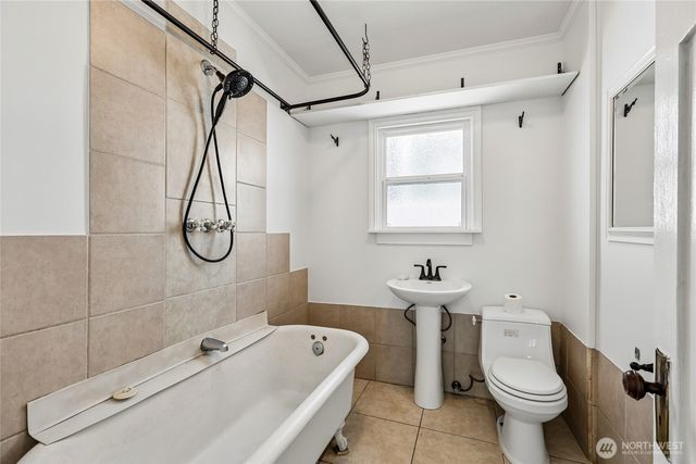 4055 Latona Avenue NE, Seattle, WA 98105