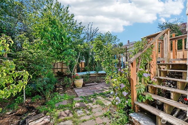 4055 Latona Avenue NE, Seattle, WA 98105