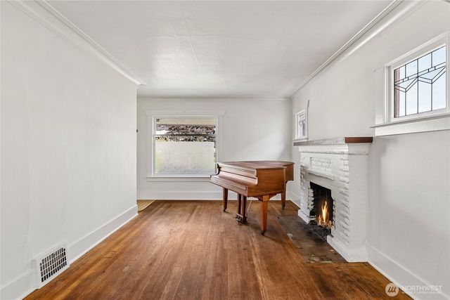 4055 Latona Avenue NE, Seattle, WA 98105