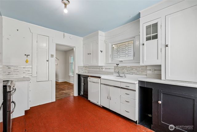 4055 Latona Avenue NE, Seattle, WA 98105