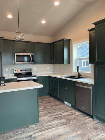 1043 MADI COURT, Menasha, WI 54952