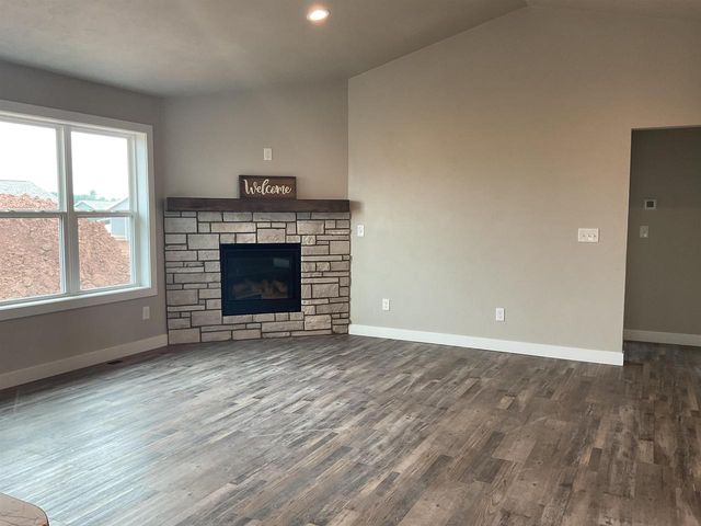 1043 MADI COURT, Menasha, WI 54952