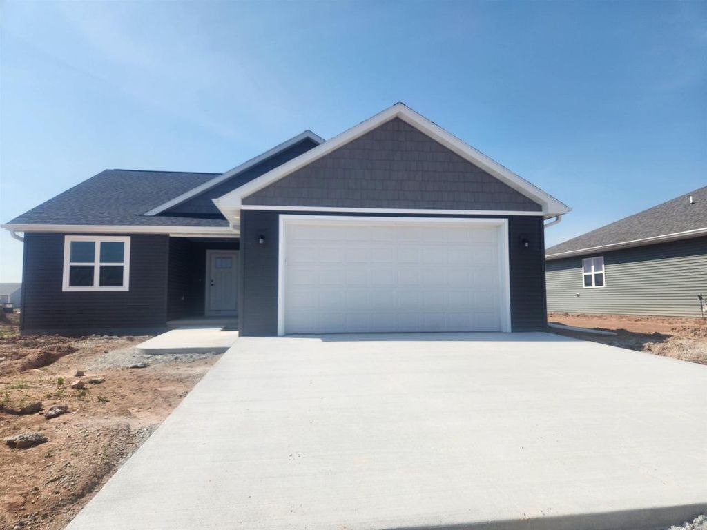 1043 MADI COURT, Menasha, WI 54952