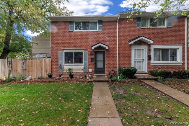 25794 Cambridge Court, Roseville, MI 48066