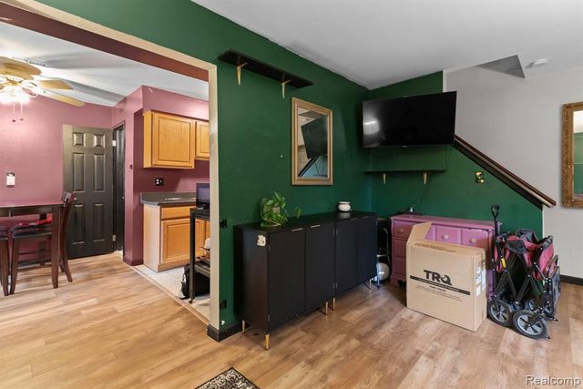 25794 Cambridge Court, Roseville, MI 48066