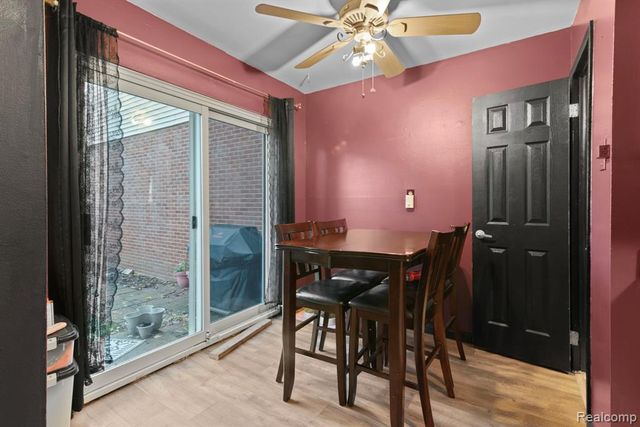 25794 Cambridge Court, Roseville, MI 48066