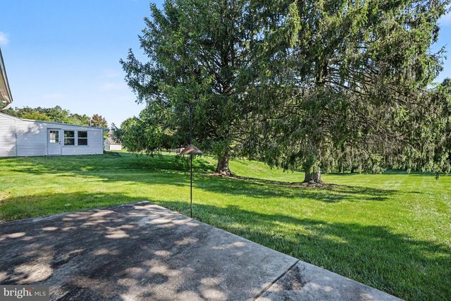 1141 FAIRMONT DR, Harrisburg, PA 17112