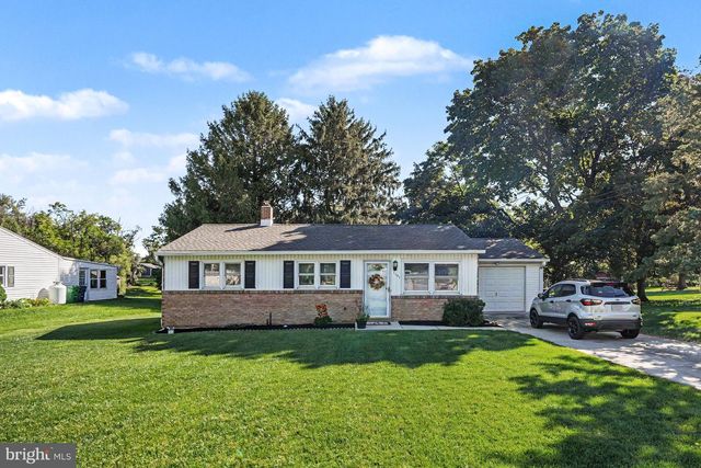 1141 FAIRMONT DR, Harrisburg, PA 17112