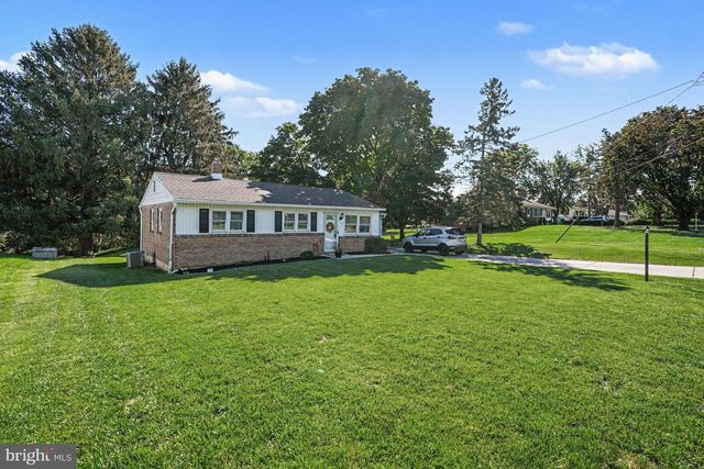 1141 FAIRMONT DR, Harrisburg, PA 17112