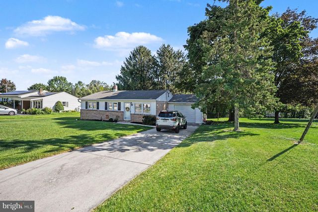 1141 FAIRMONT DR, Harrisburg, PA 17112