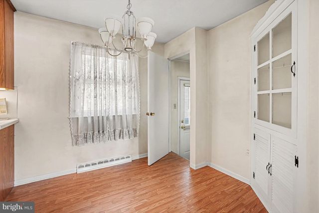 1141 FAIRMONT DR, Harrisburg, PA 17112