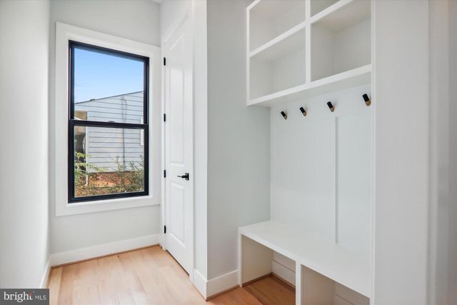 1927 GRIFFITH RD, Falls Church, VA 22043