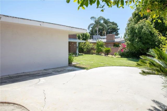 1203 W Laster Avenue, Anaheim, CA 92802