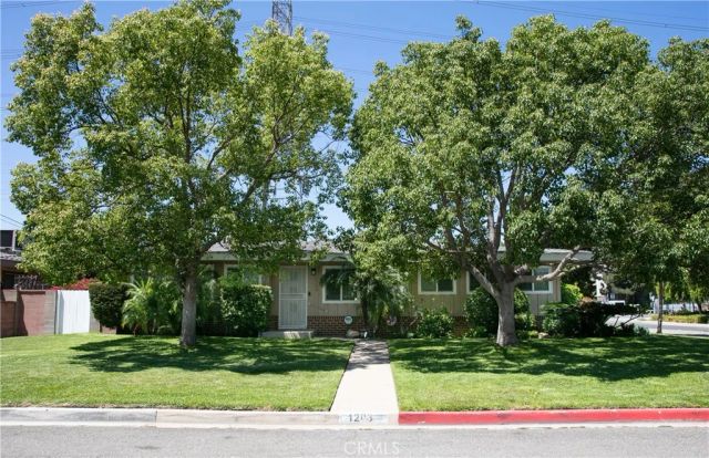 1203 W Laster Avenue, Anaheim, CA 92802