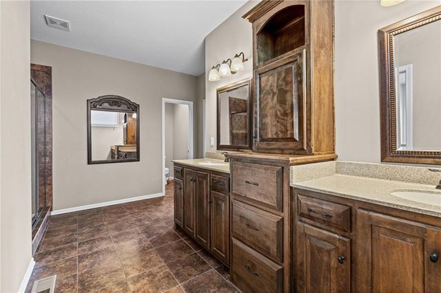 10200 NE 102nd Street, Kansas City, MO 64157
