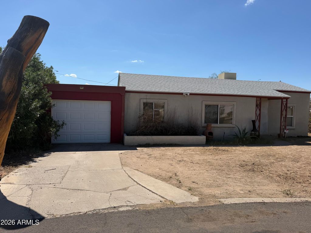 109 N LOS ROBLES Drive, Goodyear, AZ 85338 — exterior