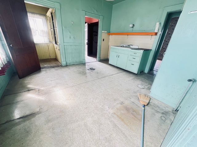 157-159 Lebanon St, Springfield, MA 01109