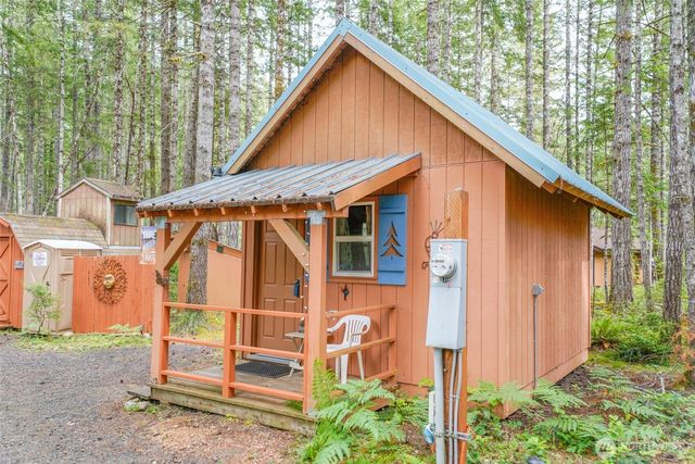 531 N Kokanee Ridge Drive, Hoodsport, WA 98548