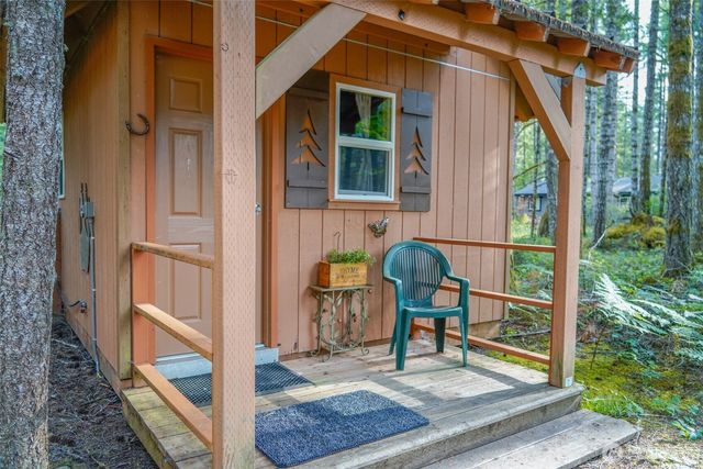 531 N Kokanee Ridge Drive, Hoodsport, WA 98548