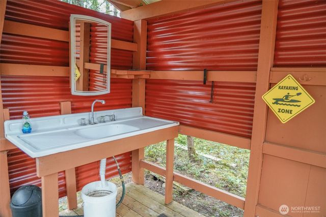 531 N Kokanee Ridge Drive, Hoodsport, WA 98548