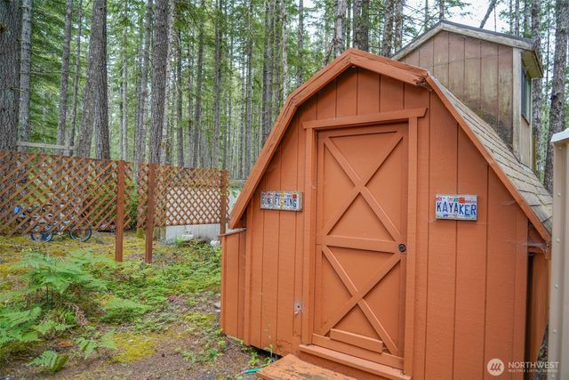 531 N Kokanee Ridge Drive, Hoodsport, WA 98548