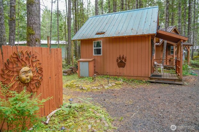 531 N Kokanee Ridge Drive, Hoodsport, WA 98548