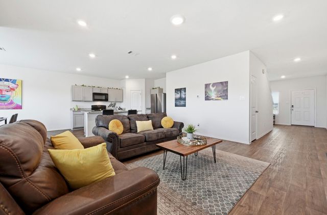 162 Euclid LN, Kyle, TX 78640