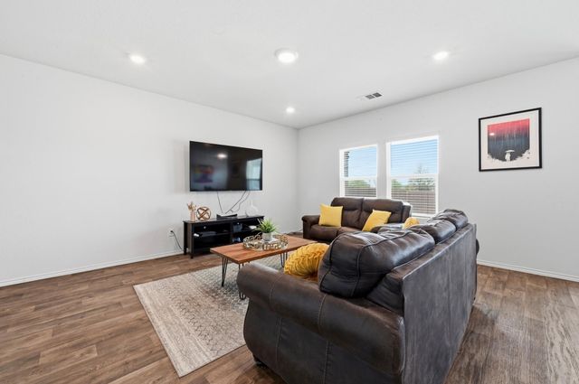 162 Euclid LN, Kyle, TX 78640