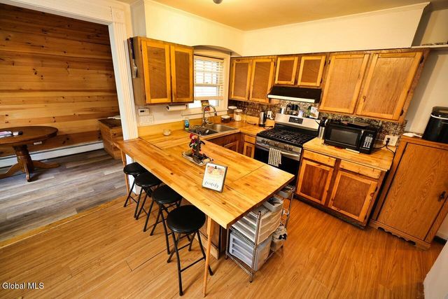 10 Krull Street, Amsterdam, NY 12010