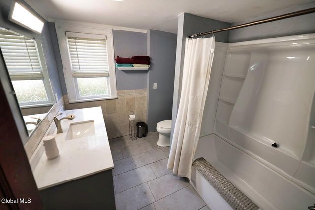 10 Krull Street, Amsterdam, NY 12010