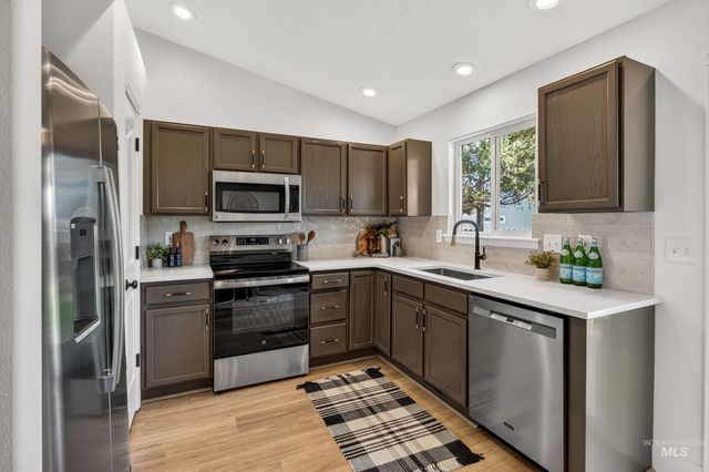 94 S Greenscape Lane, Nampa, ID 83687