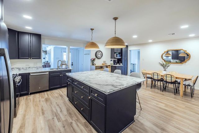 23 Dallas Dr, Houma, LA 70360