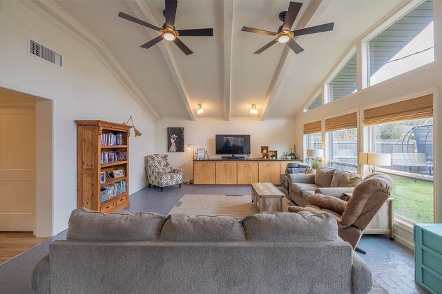 23 Dallas Dr, Houma, LA 70360