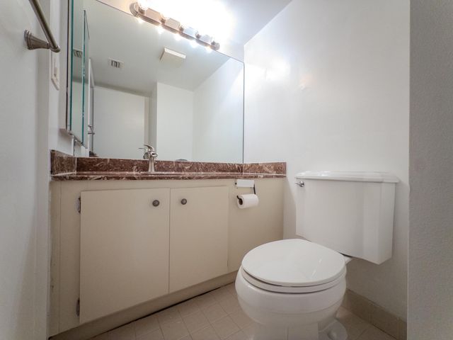 2800 N 46th A502, Hollywood, FL 33021