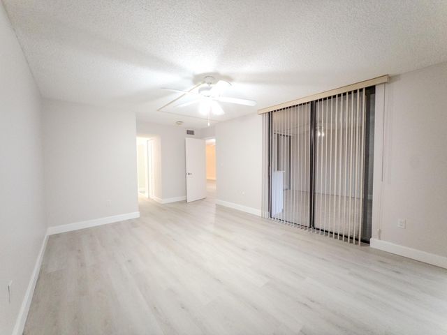 2800 N 46th A502, Hollywood, FL 33021