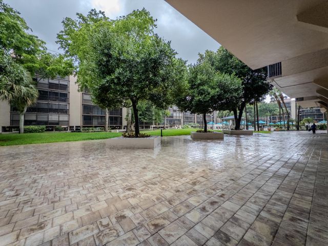 2800 N 46th A502, Hollywood, FL 33021