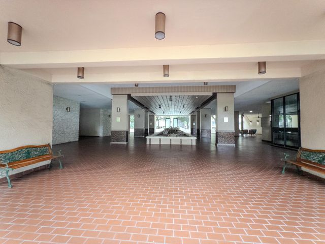 2800 N 46th A502, Hollywood, FL 33021
