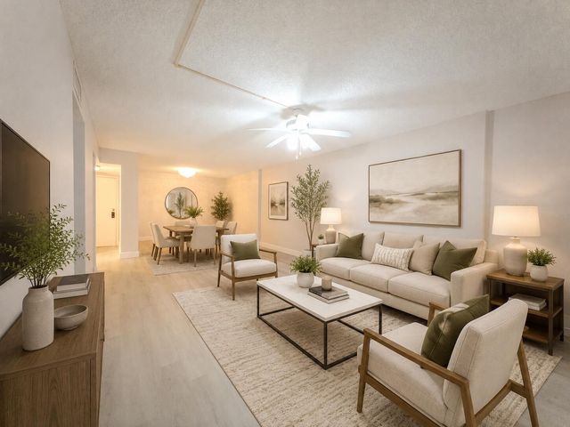 2800 N 46th A502, Hollywood, FL 33021