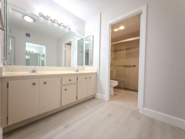 2800 N 46th A502, Hollywood, FL 33021