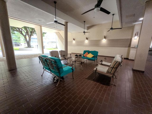 2800 N 46th A502, Hollywood, FL 33021