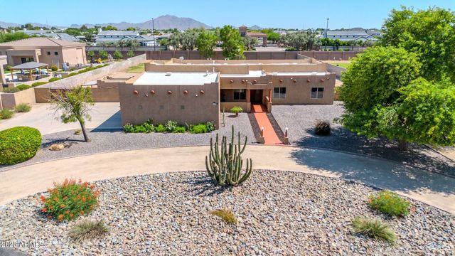 2699 E CLAXTON Road, Gilbert, AZ 85297