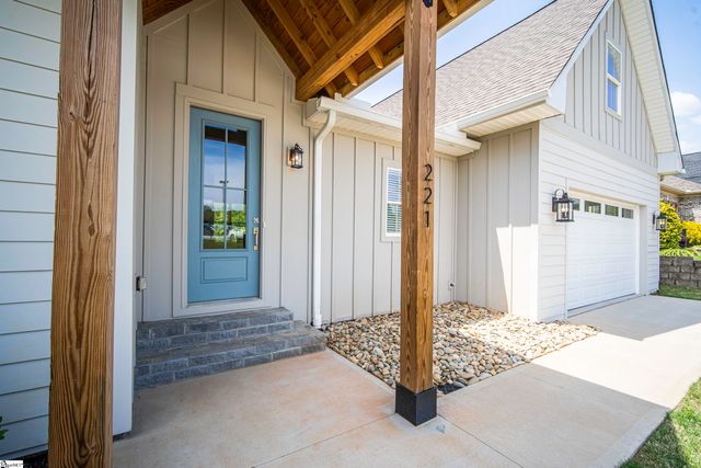 221 Wood River Way, Taylors, SC 29687