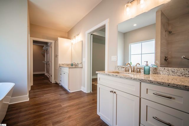 221 Wood River Way, Taylors, SC 29687