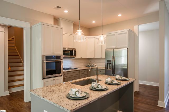 221 Wood River Way, Taylors, SC 29687
