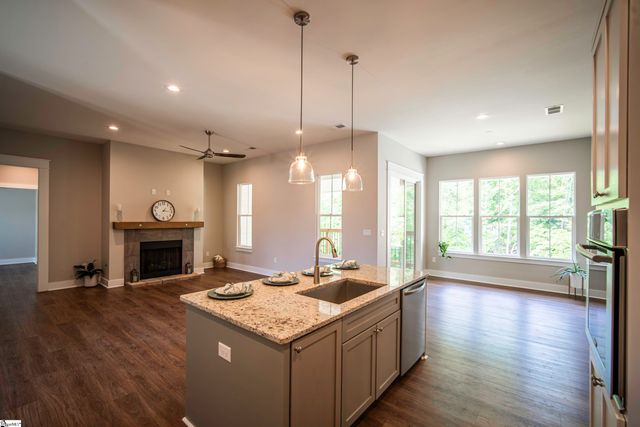 221 Wood River Way, Taylors, SC 29687