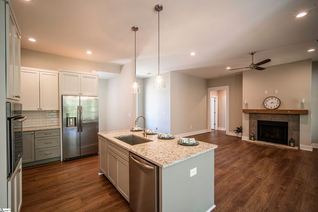 221 Wood River Way, Taylors, SC 29687