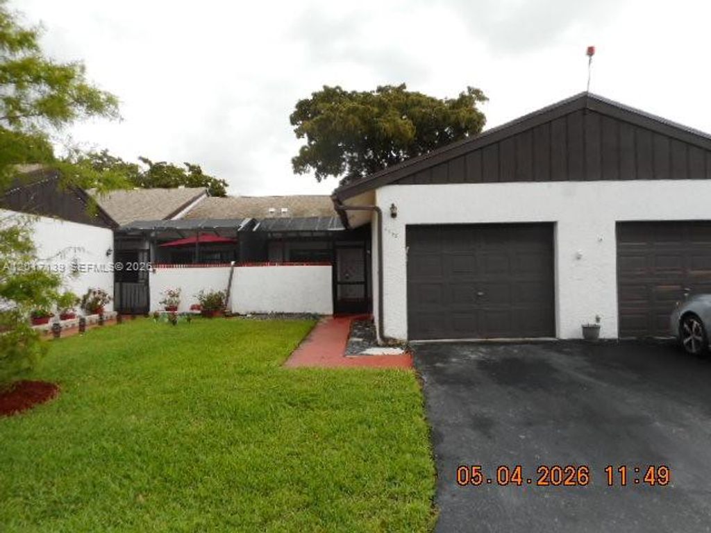 6388 E Pinehurst Cir E C30, Tamarac, FL 33321