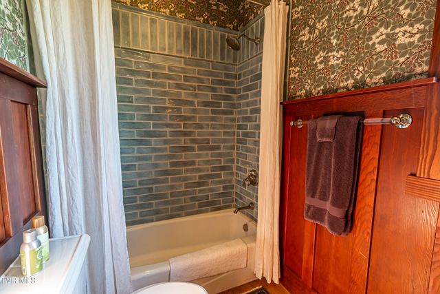 28120 Osceola Road, Abingdon, VA 24211