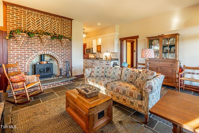 28120 Osceola Road, Abingdon, VA 24211