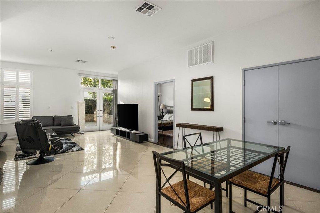 435 W Center Street Promenade 226, Anaheim, CA 92805 — photo 2